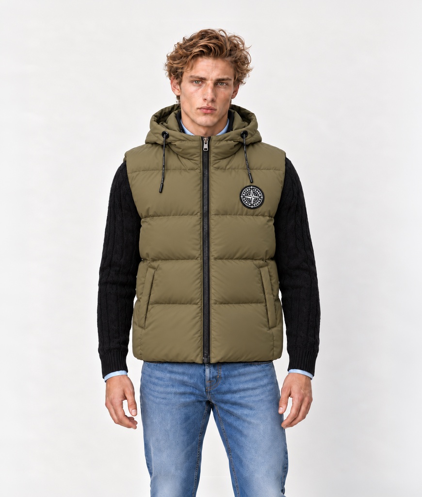 Dennis Vest, Khaki